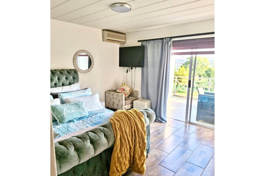 To Let 3 Bedroom Property for Rent in Caribbean Beach Club North West